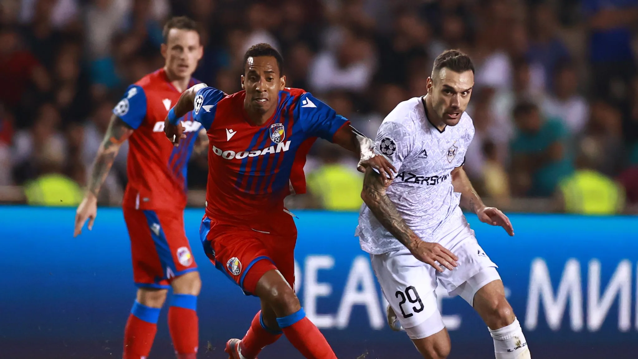 Viktoria plzen. Тренер виктории пльзень. Вратарь виктории пльзень. Вратарь виктории пльзень. Viktoria plzen.